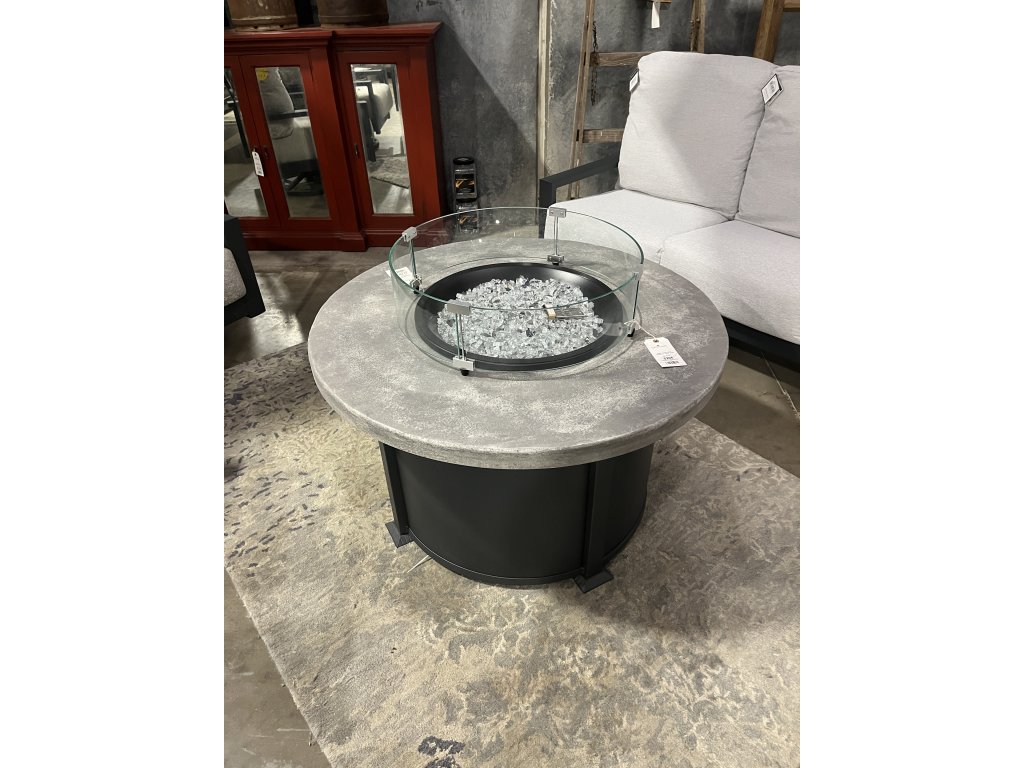 Outdoor Fireplace w/Concrete Top