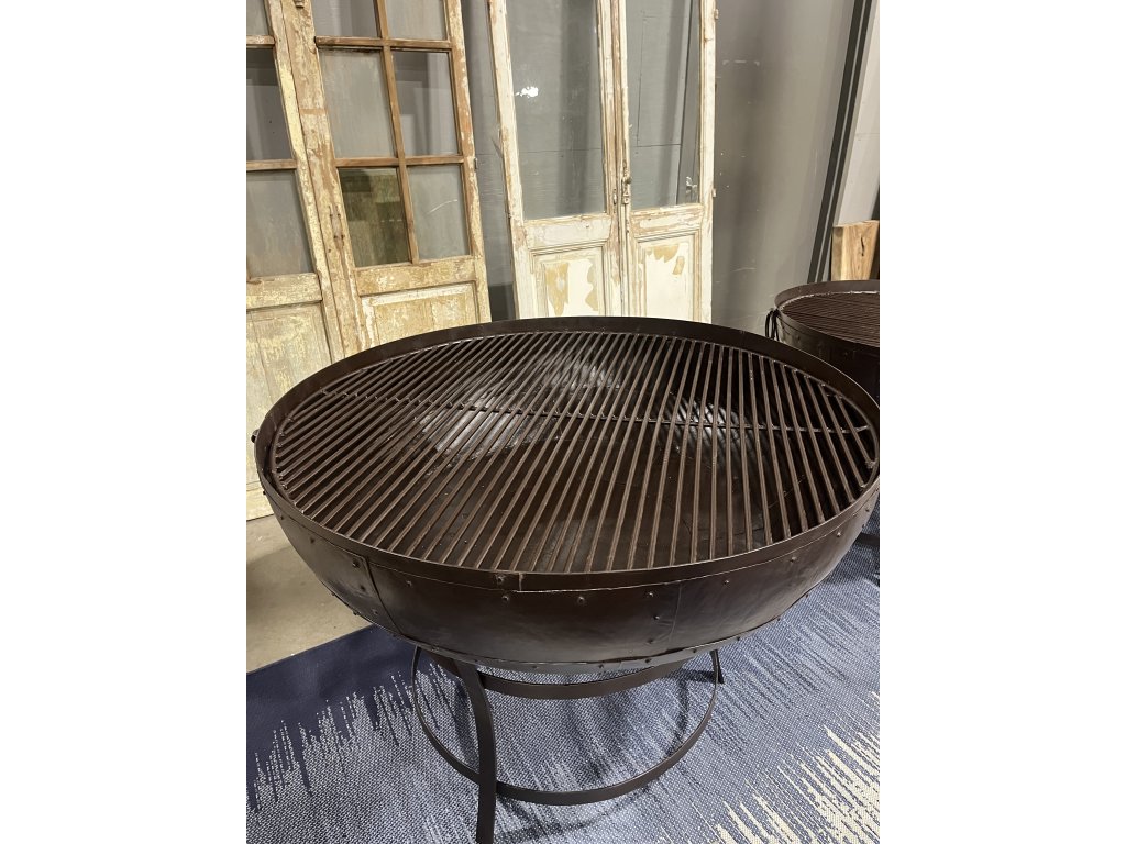 Large Kadai Tub w/ Base and Grate
