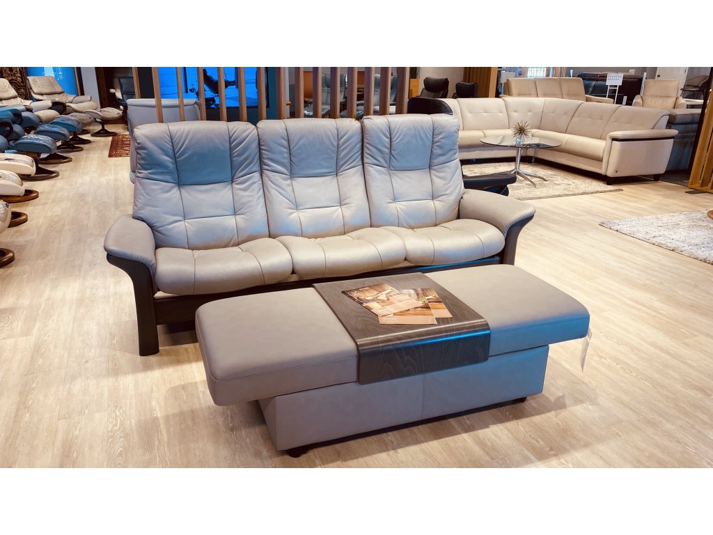 Stressless Buckingham 3 seat high back w/ Storage Ottoman with table
