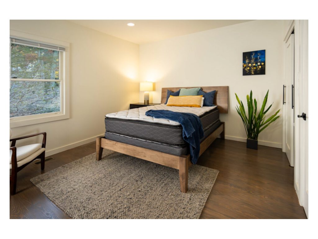 Emerald Pillow Top Innerspring Mattress, alternate view