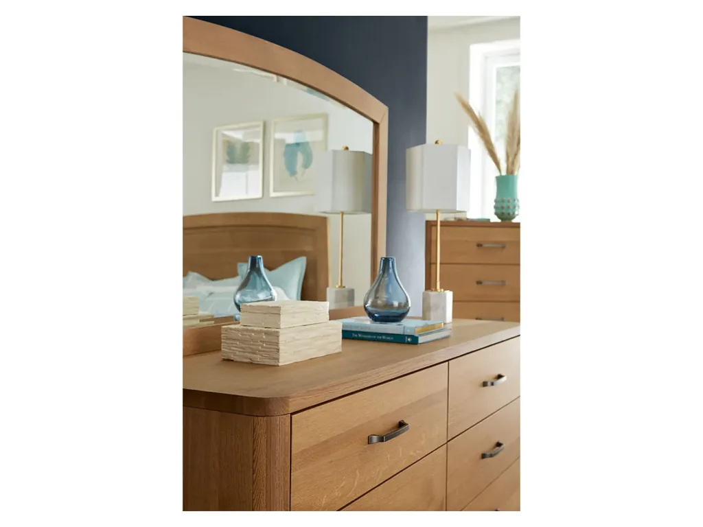 Amish Furniture of NE Woodmont Dresser, alternate view