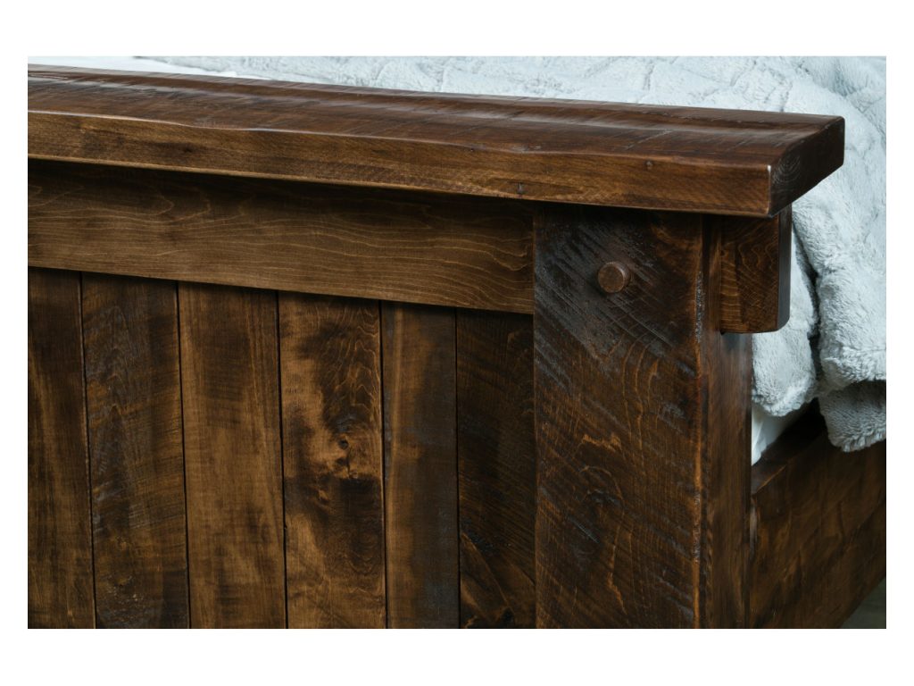 Amish Furniture of NE Grandon Bed, alternate view