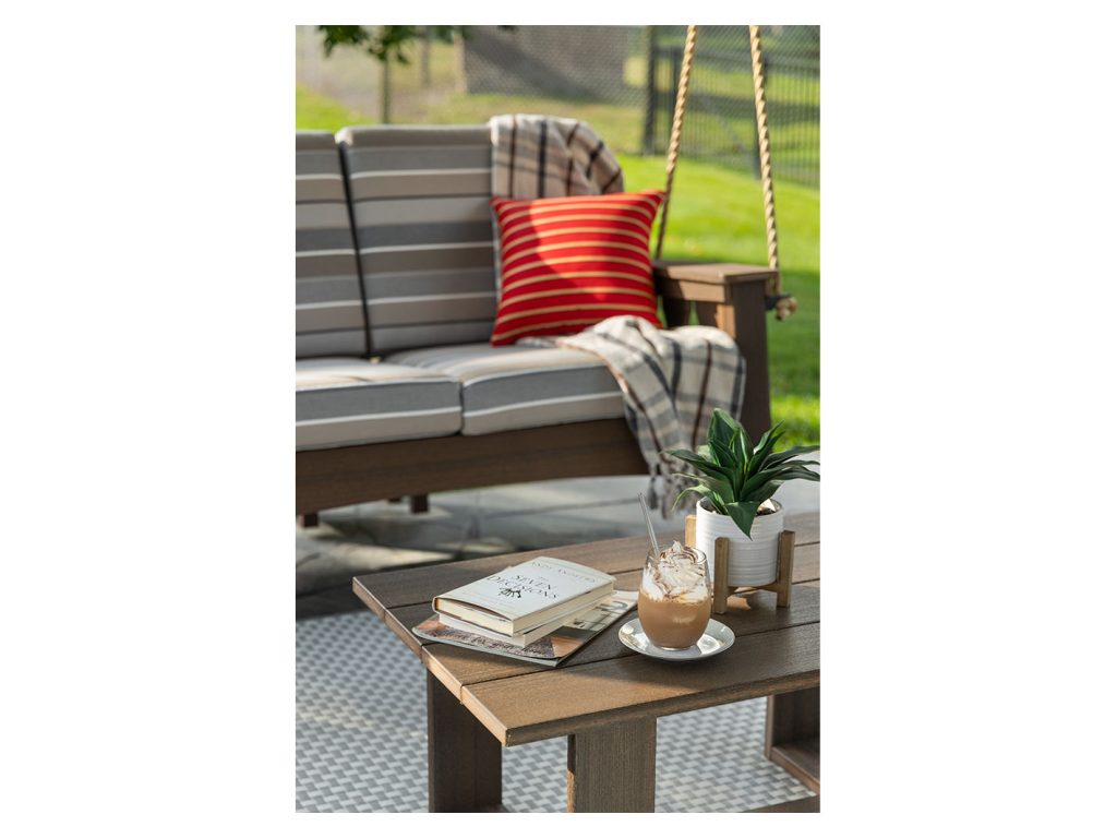 Amish Furniture of NE 2′ Brooklyn Chair Swing, alternate view