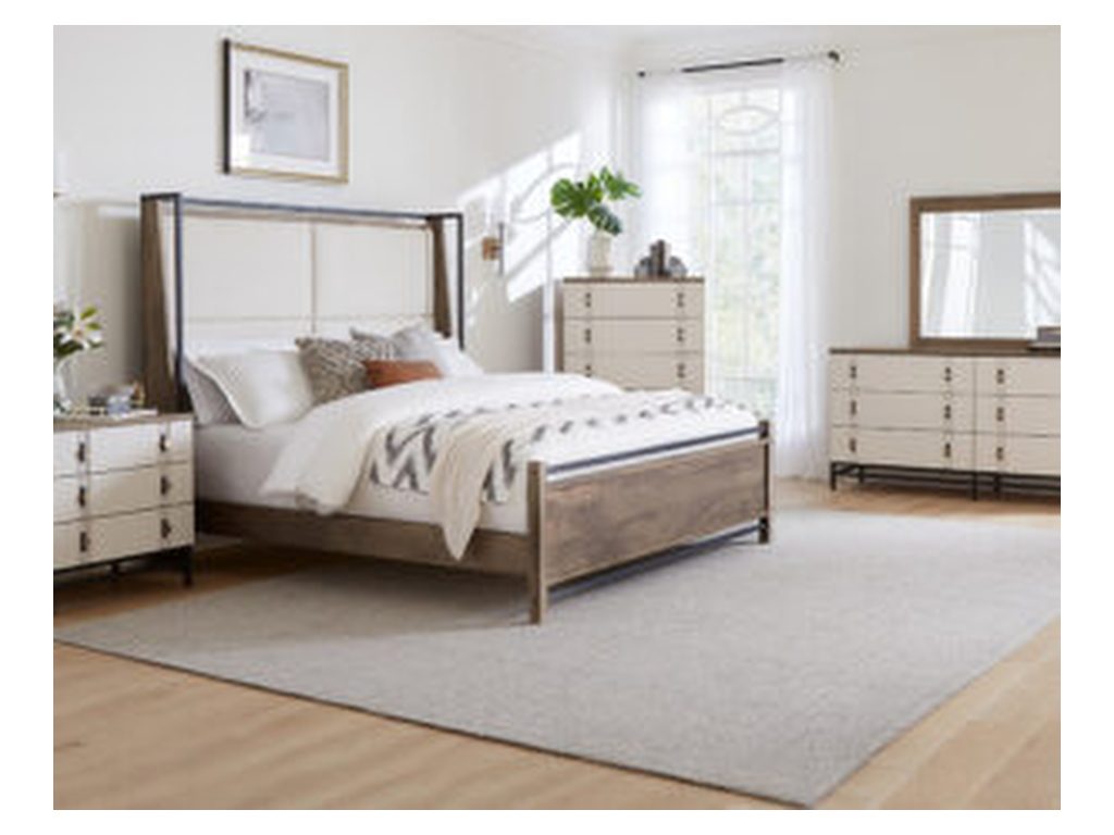 Amish Furniture of NE Abshire Grand Chest, alternate view