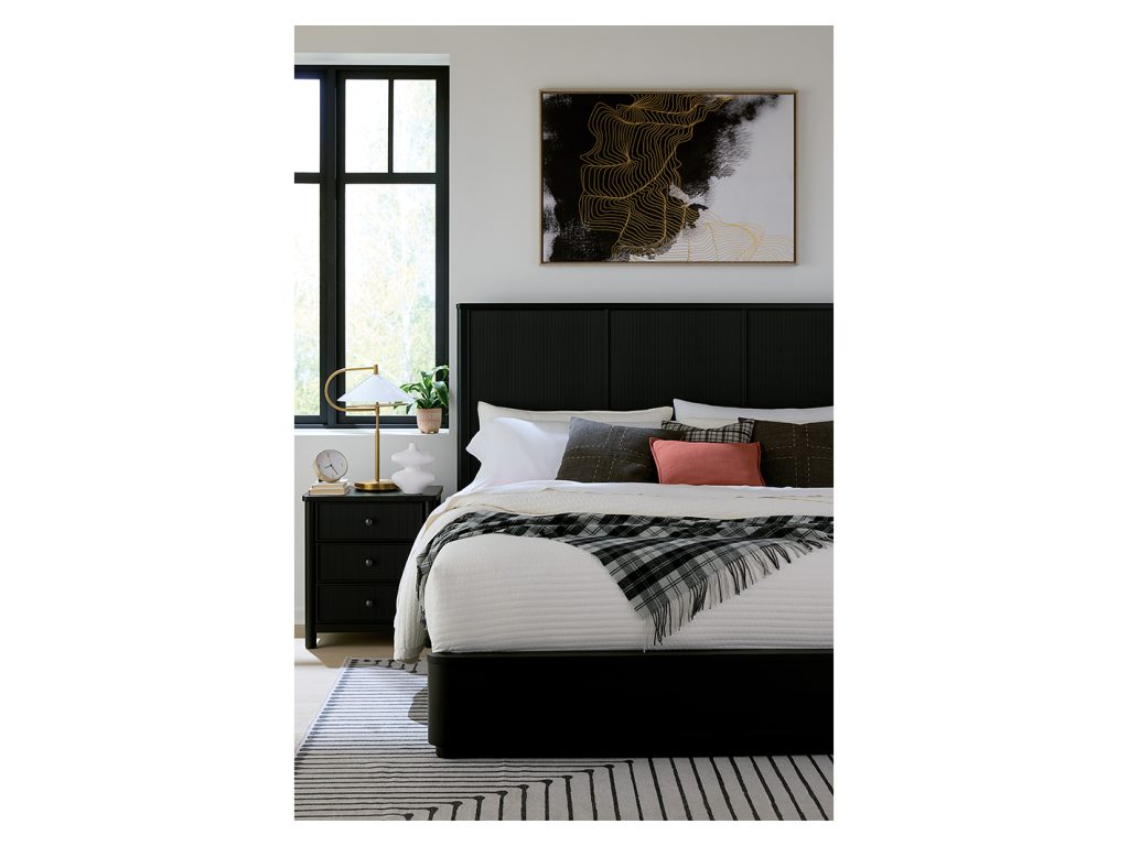 Amish Furniture of NE Reseda Platform Bed – Reeded Headboard, alternate view