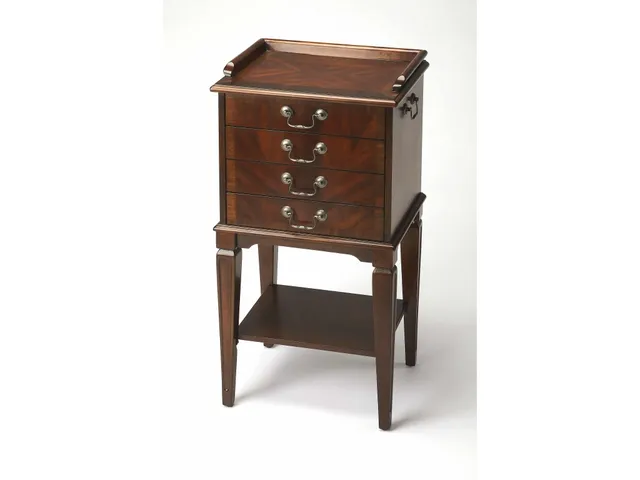 Hardwick Chest