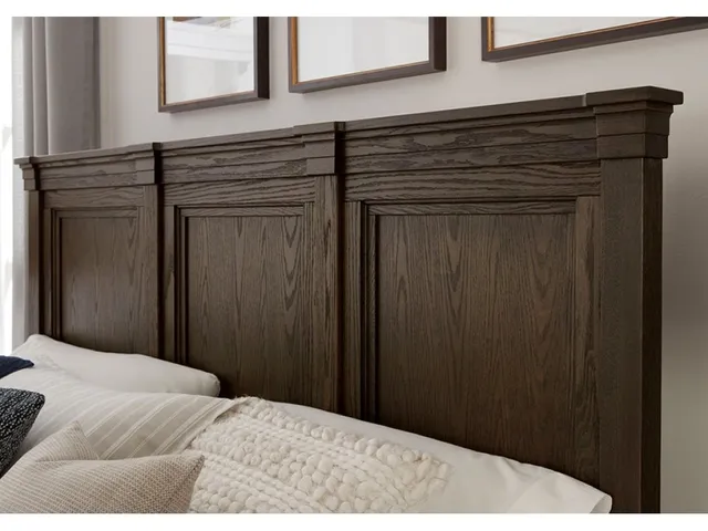 Mansion Bed With Mansion Footboard - Alternative View