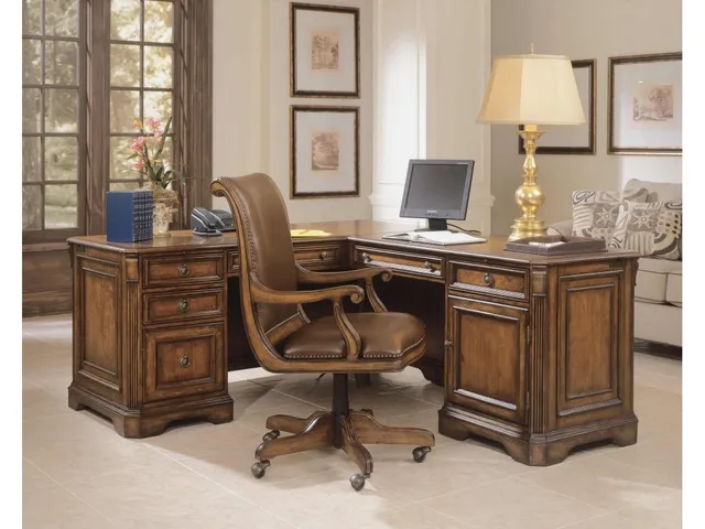 Brookhaven Executive L Right Return
