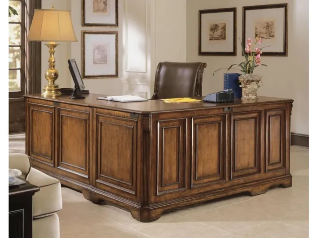 Brookhaven Executive L Right Return - Alternative View
