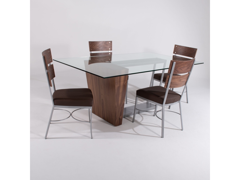 Johnston Casuals Furniture Brodie Dining Table and Maddie Chairs, alternate view 3