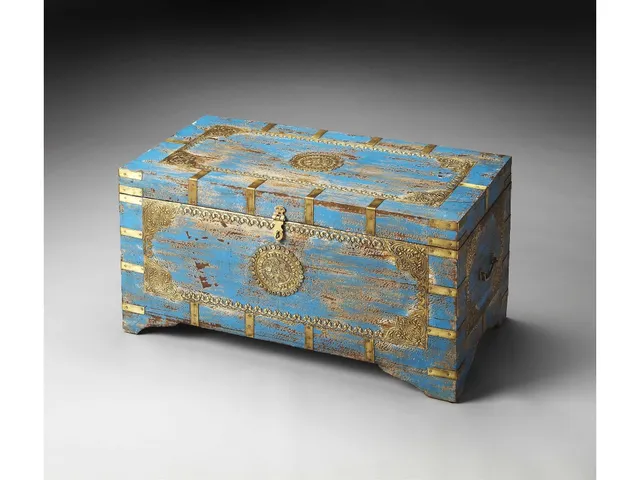 Neela Storage Trunk
