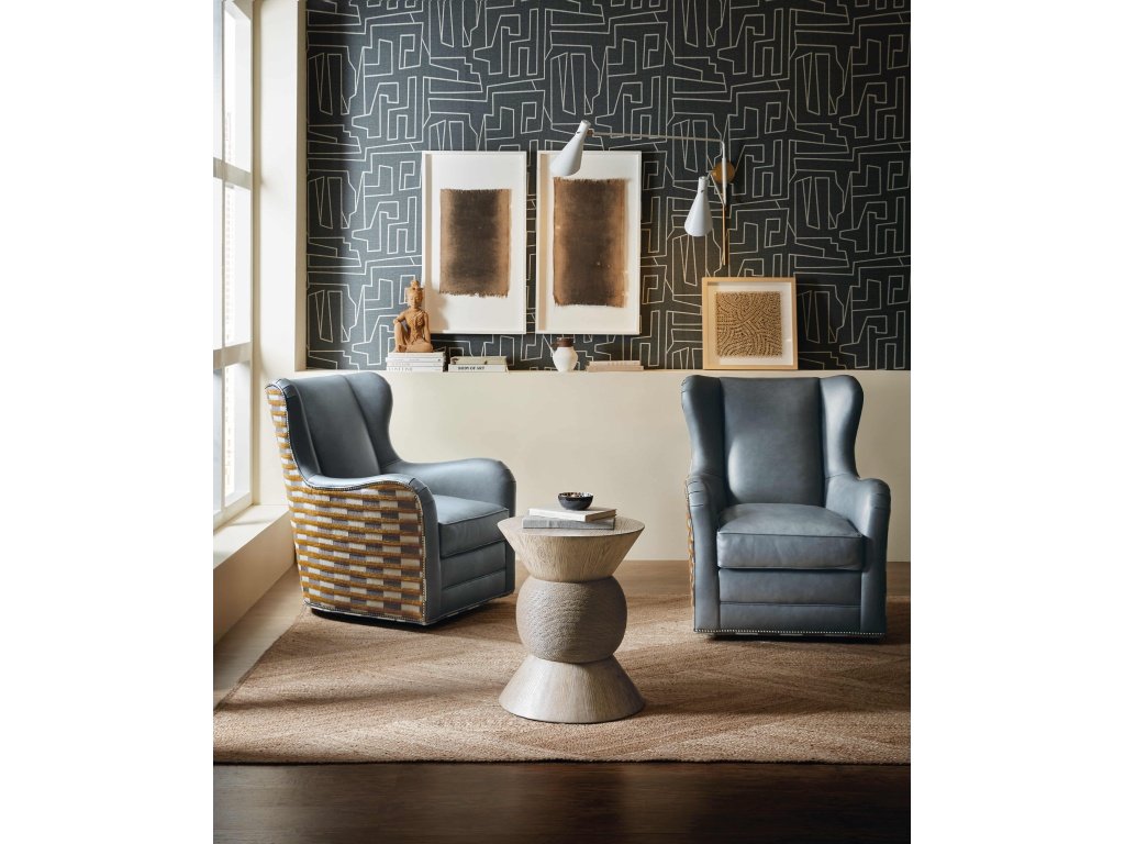 Commerce & Market Round Robin Accent Table - image 2