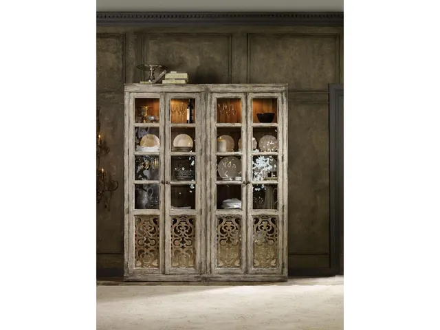 Chatelet Bunching Curio - Alternative View
