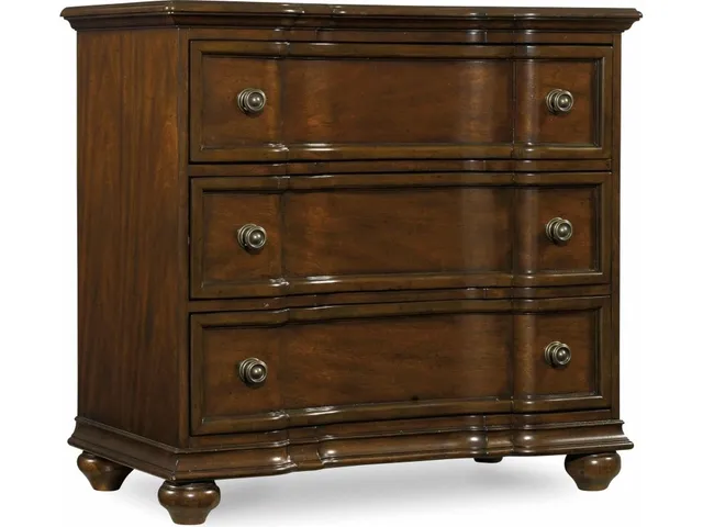 Leesburg Bachelor's Chest