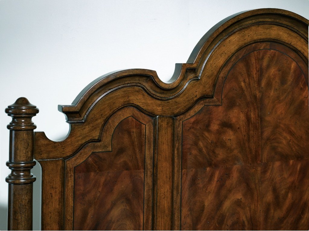 Leesburg King Poster Bed - image 3