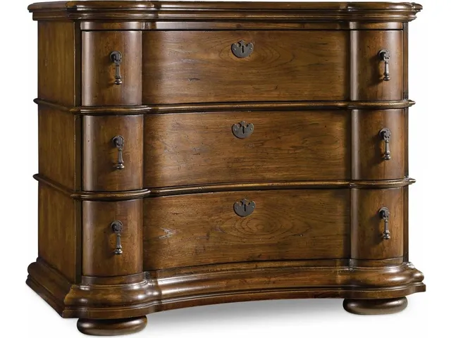 Archivist Bachelors Chest