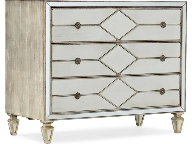 Sanctuary Queen of Diamonds Bachelorette Chest