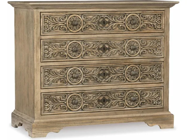 Floresville Bachelors Chest