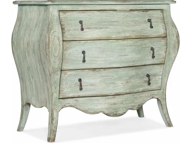 Traditions Bachelors Chest