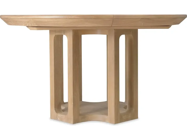 Banyon Bay Round Dining Table with One 18-inch Leaf