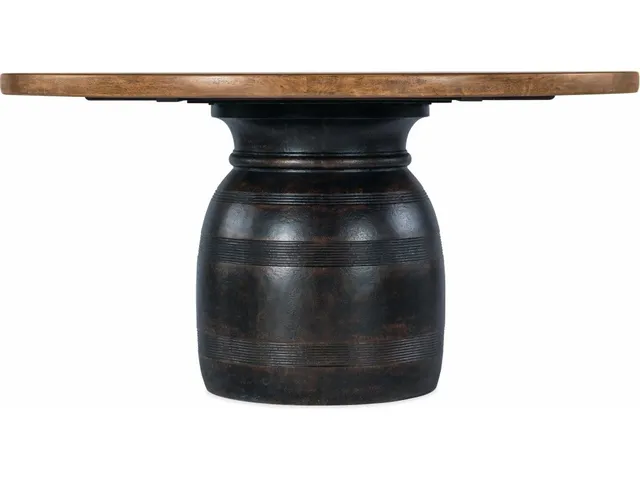 Big Sky Round Dining Table