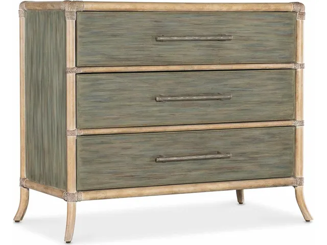 Retreat Pole Rattan Chest
