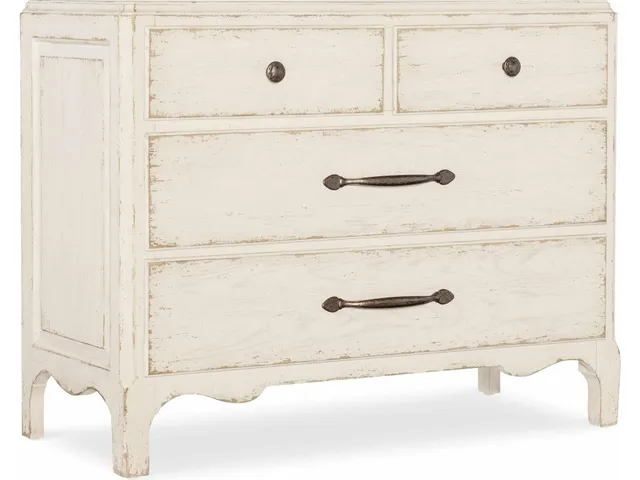 Americana Bachelor Chest