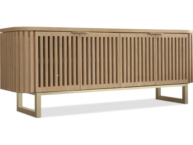 Commerce and Market Easton Entertainment Console
