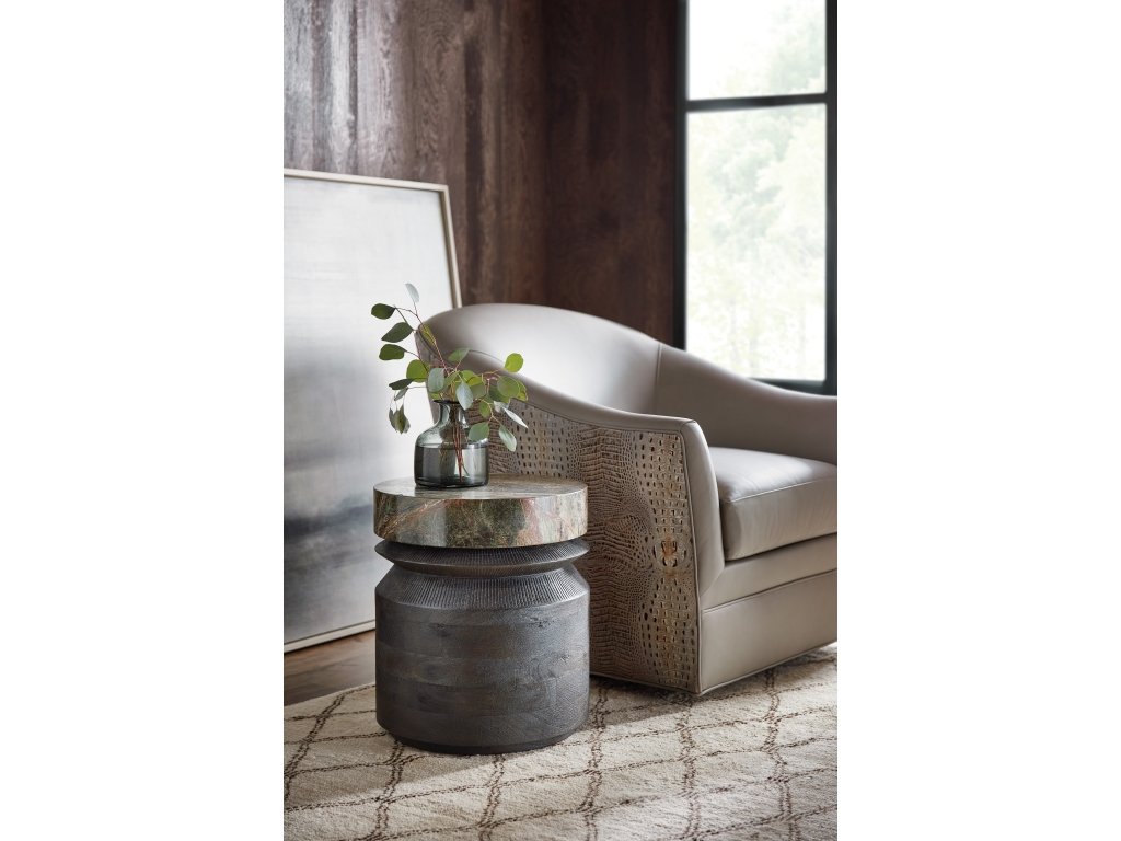 Commerce and Market Valor Accent Table - image 3