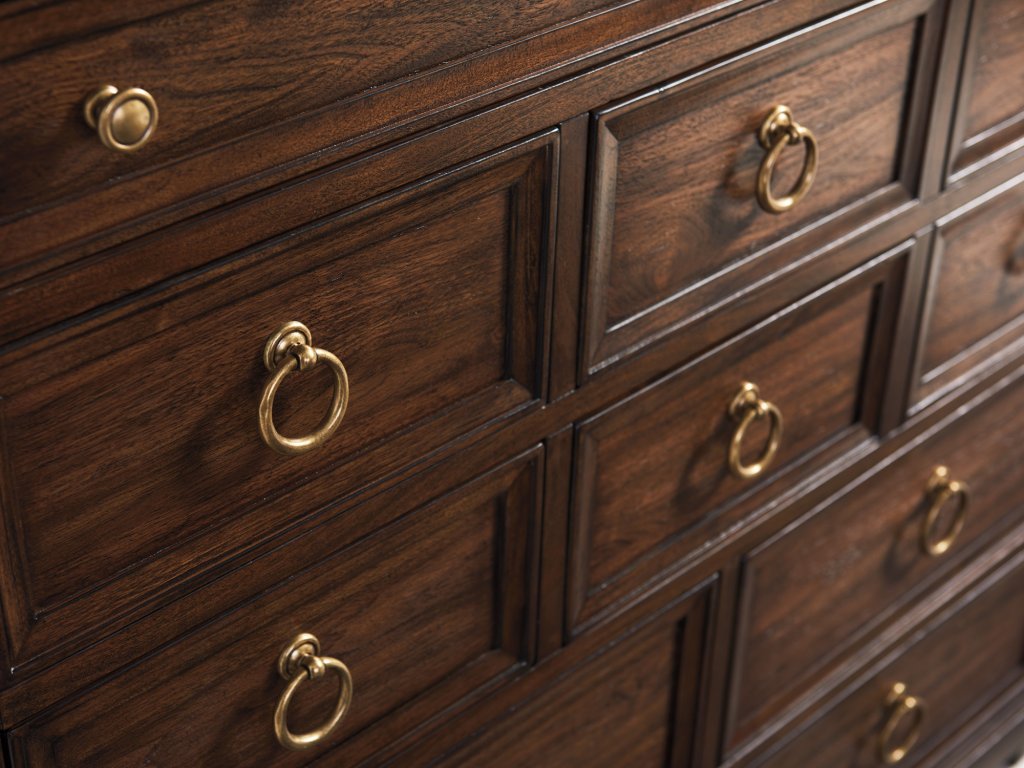 Crosby Gentlemans Chest - image 2