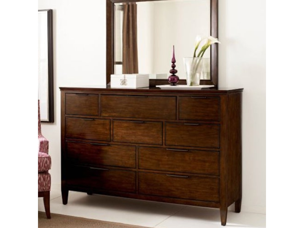 Elise Luccia Bureau - image 1