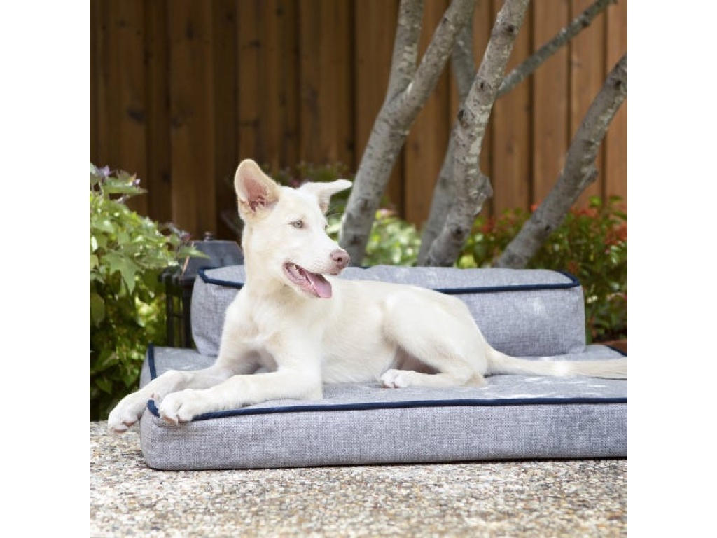 Beau Indoor/Outdoor Bed - image 9