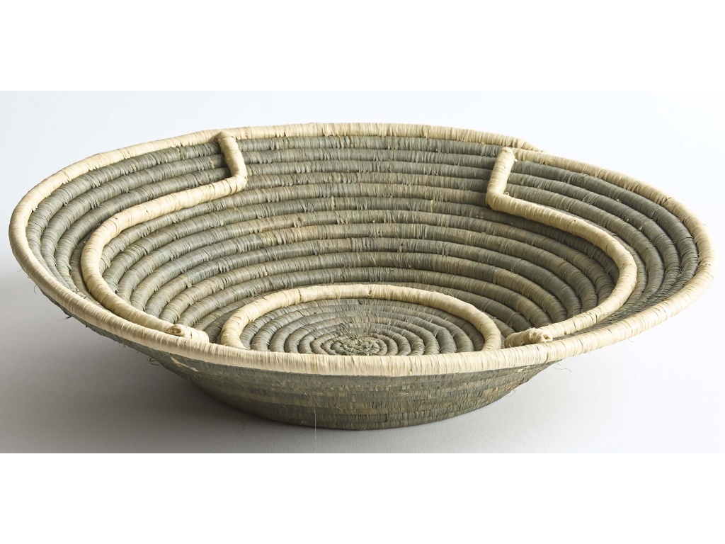 Embrace Wall Basket - image 3