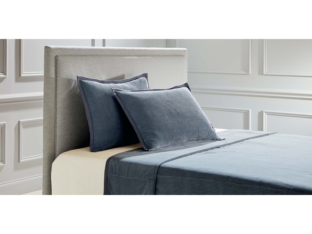 Saunders Coverlet - main image