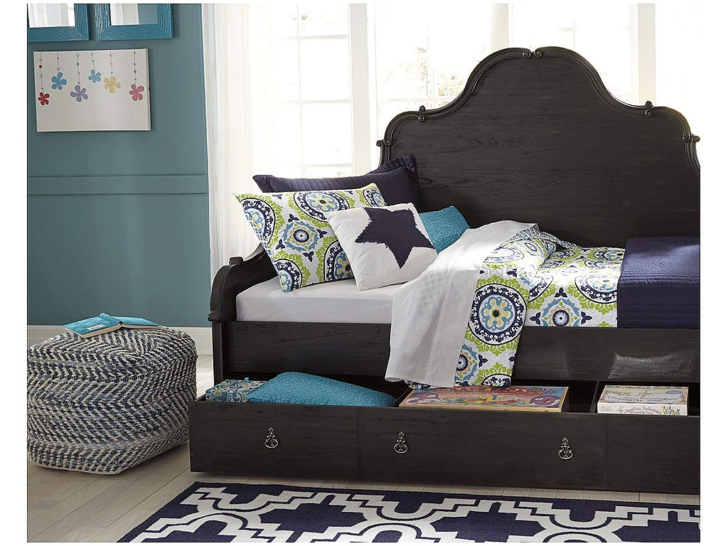 Chevron Pouf - image 4