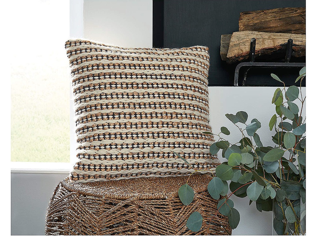 Nealington Pillow - image 1
