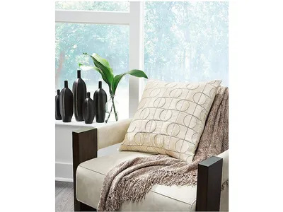 Kydner Pillow (Set of 4) - Alternative View