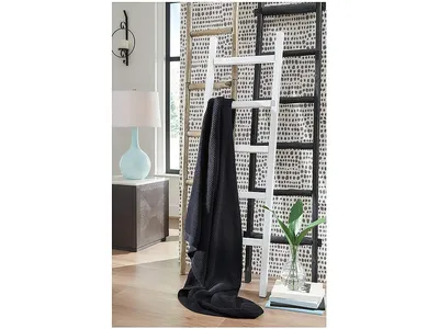 Gayelery Throw