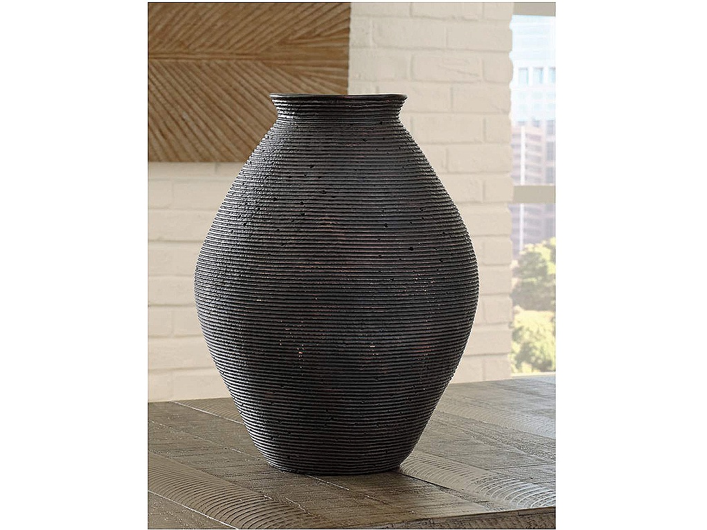 Hannela Vase - image 1