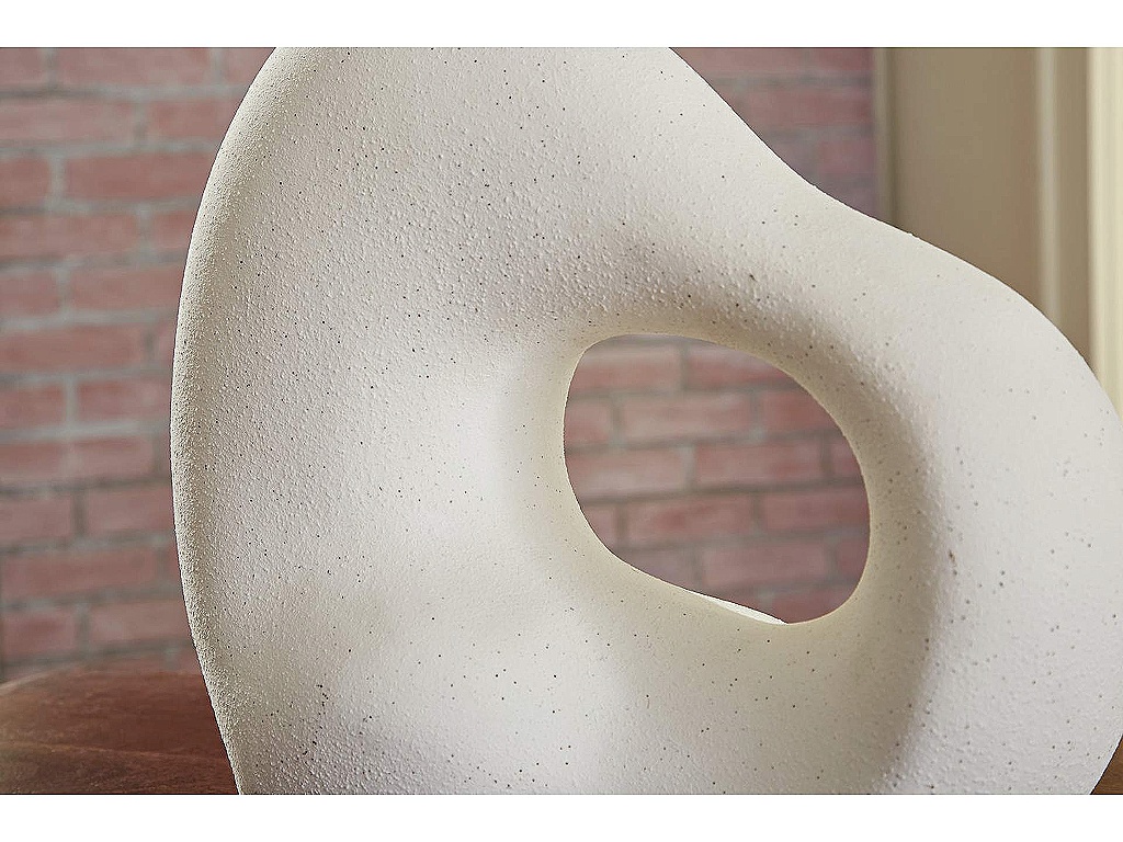 Arthrow Sculpture - image 3