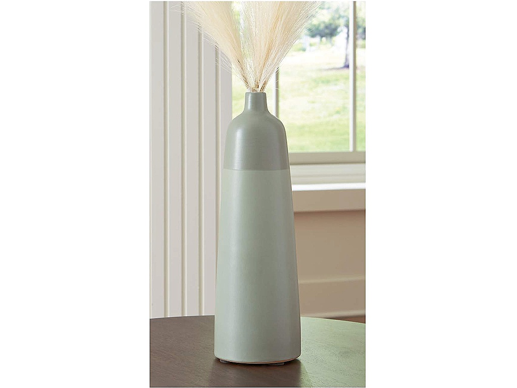 Peerland Vase - image 1