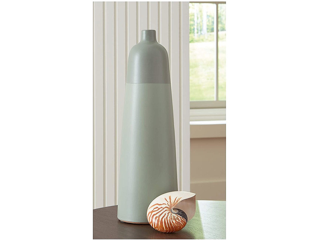 Peerland Vase - image 1