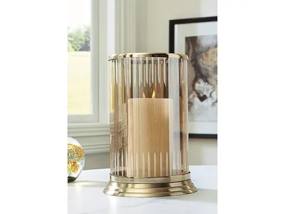 Aavinson Candle Holder