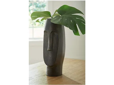 Elanman Vase - Alternative View