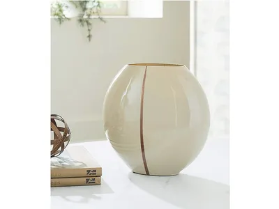 Sheabourne Vase