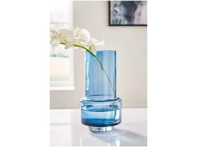 Bealen Vase