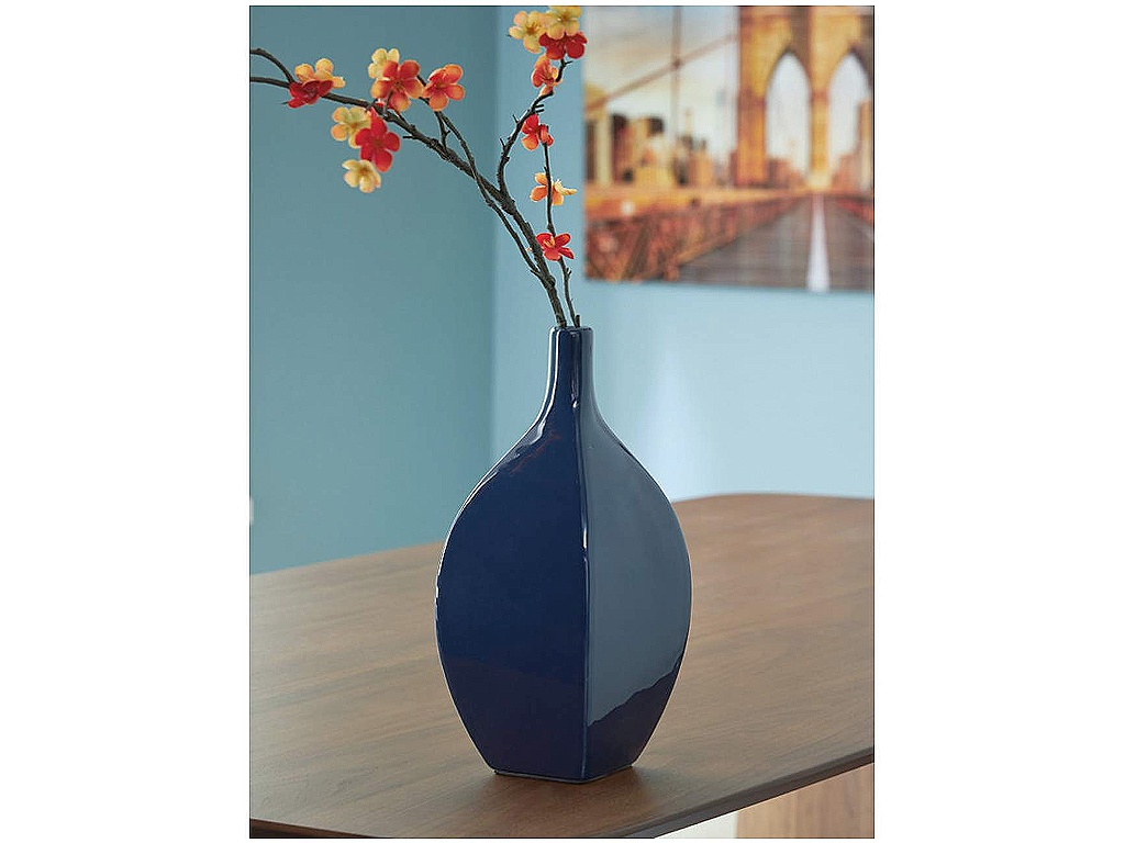 Abtinson Vase - image 1