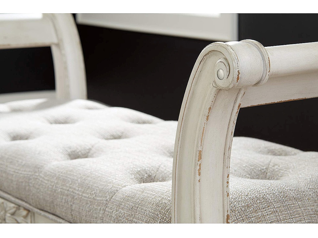 Realyn Accent Bench - image 4