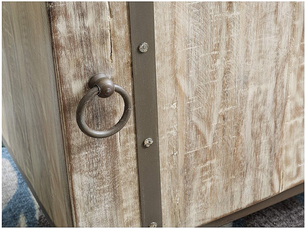 Laddford Accent Cabinet - image 7