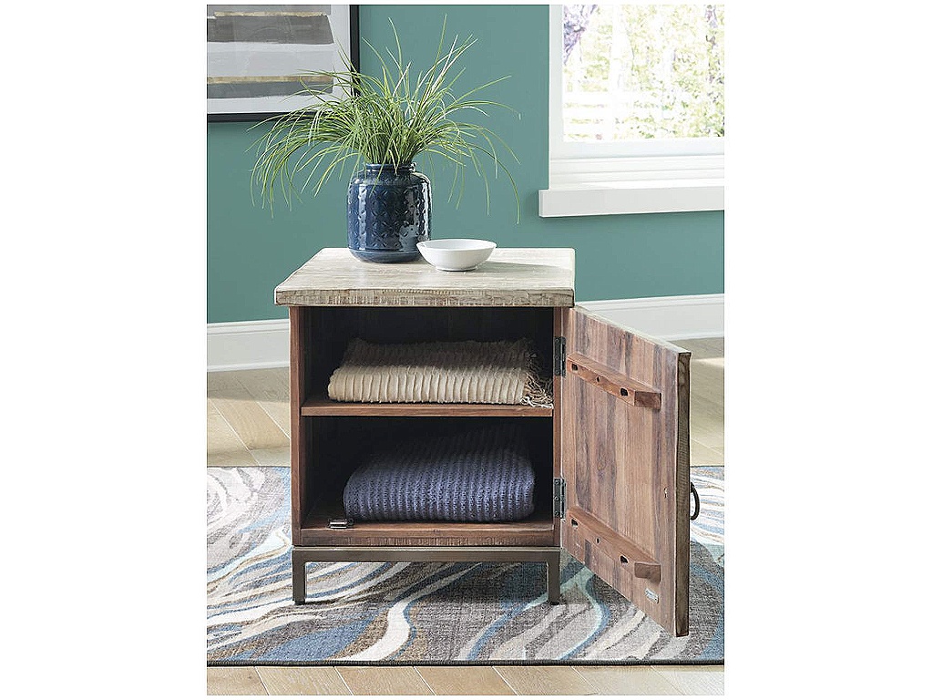 Laddford Accent Cabinet - image 6